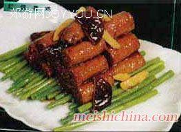 红烧卷鸡的做法·<a href=http://www.joyyou.cn>美食</a>中国图片-meishichina.com